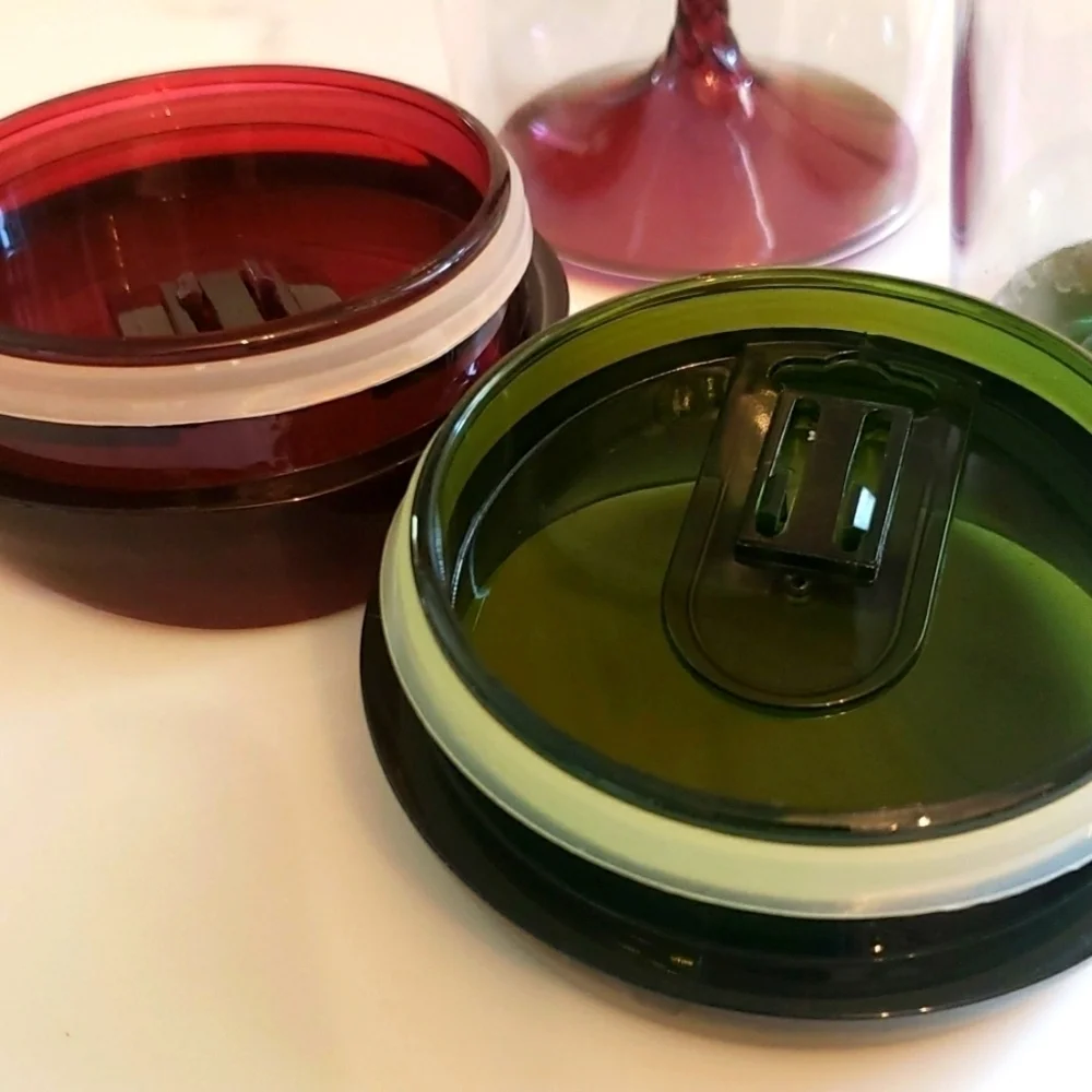 NWOT Wine Tumbler Set Insulated Double Wall Acrylic Spill-Resistant Lid